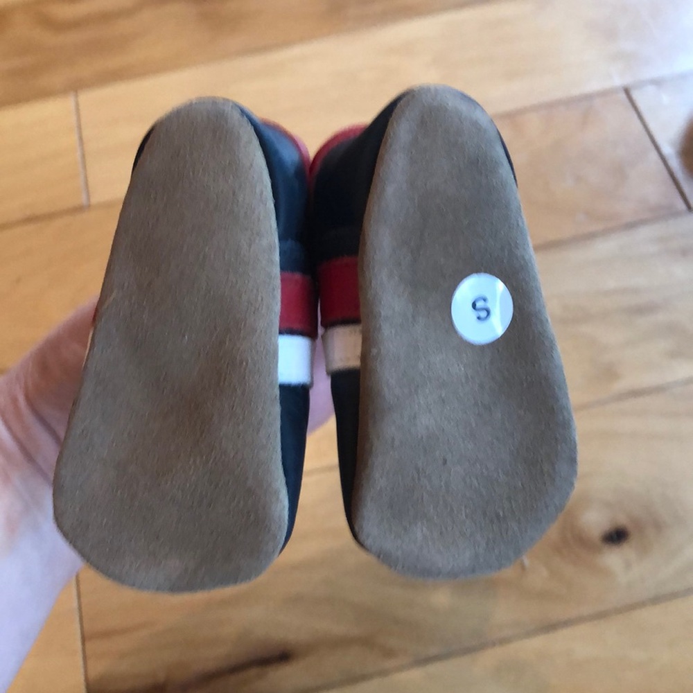 Boys Bobux shoes - Picture 3 of 4